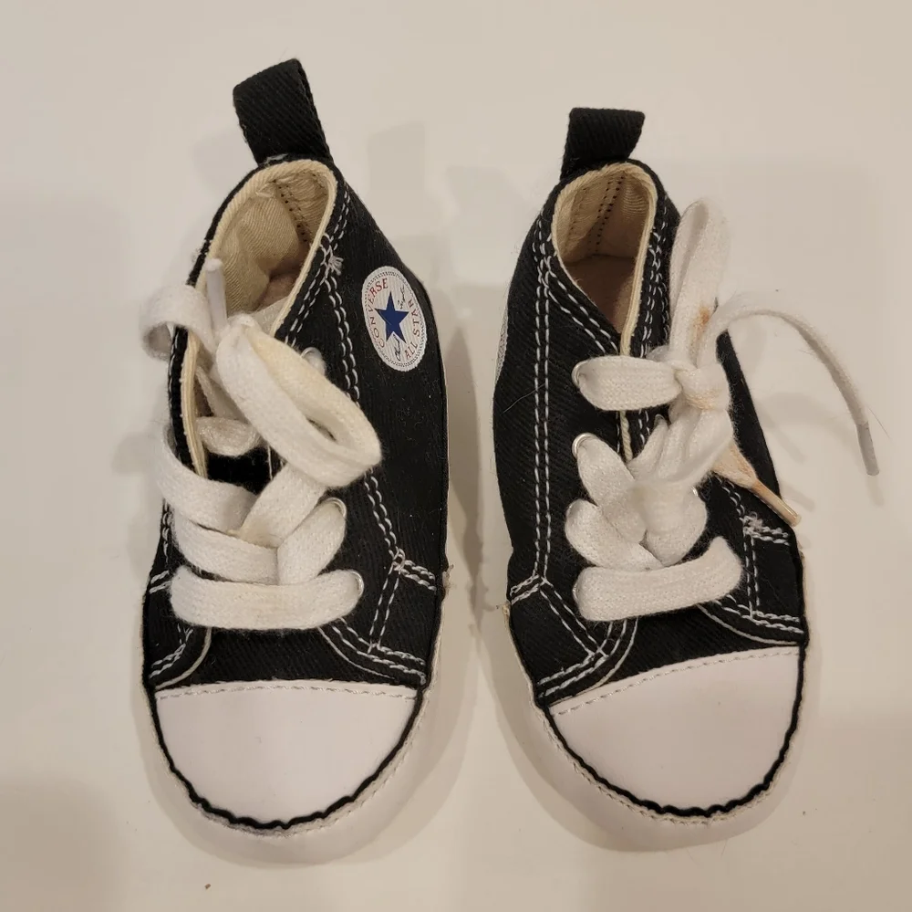 Converse one star Chuck Taylor black  baby cloth crib shoes for baby size 4